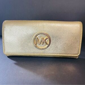 Michael Kors Gold Wallet Chic Metallic Design